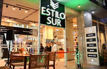 La tienda multimarcas Estilo Sur llegó al Multiplaza con una oferta variada de prendas para diversos gustos.