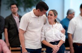 El presidente Santiago Peña y la primera dama, Leticia Ocampos