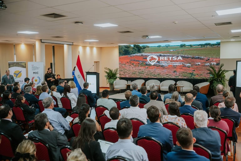 En el Ministerio de Industria y Comercio (MIC) se realizó la presentación del Sistema de Registro de Establecimientos con Trazabilidad Socioambiental (Retsa Py). Participaron autoridades del sector primario y secundario.