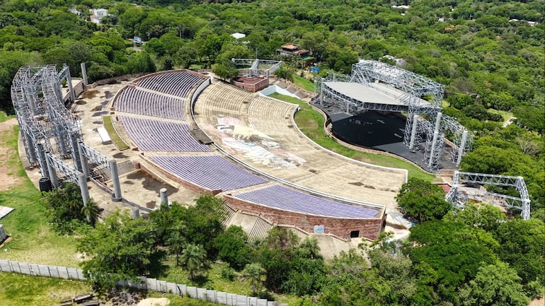 Vista aérea con Drone del Anfiteatro José Asunción Flores de San Bernardino.