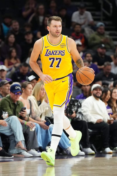 El esloveno Luka Doncic (26 años) el nuevo rostro de la NBA en los Lakers es uno de los 79 europeos en la liga.