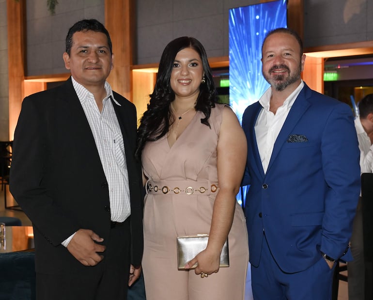 Yony Rosales, Ignacia Díaz y Raúl Fariña. 