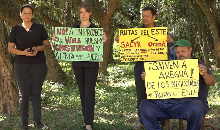 Vecinos protestan contra "corte" de escuelas, y supuesta corrupci&oacute;n en obras de la ampliaci&oacute;n de ruta PY02 Luque y Aregu&aacute;.