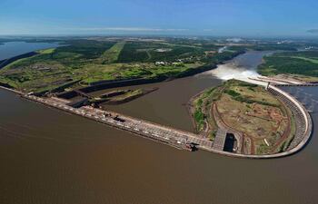 Las hidroeléctricas adquieren gran importancia porque sus embalses actúan como baterías de almacenamiento ... (foto de archivo)