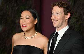 Mark Zuckerberg y su esposa, Priscilla Chan, en los Premios a la Innovación del WSJ en Nueva York.