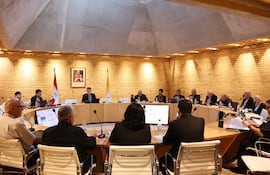 Integrantes de la Conferencia Episcopal Paraguaya durante la 246 Asamblea General Ordinaria en Asunción.