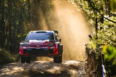 Una postal de la segunda etapa del Rally Chile Biobío con Oliver Solberg, Elliot Edmonson y el Toyota GR Yaris Rally1 como protagonistas.