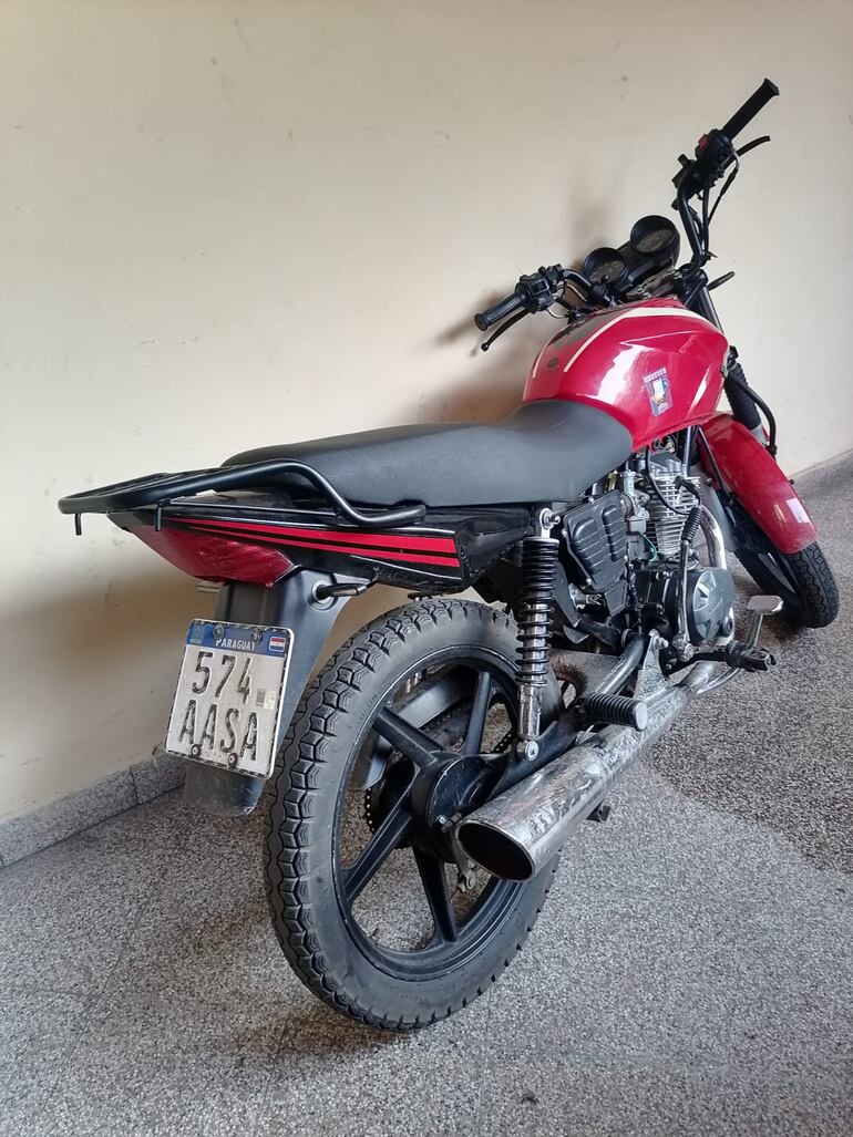 La moto hurtada fue recuperada por la policía.