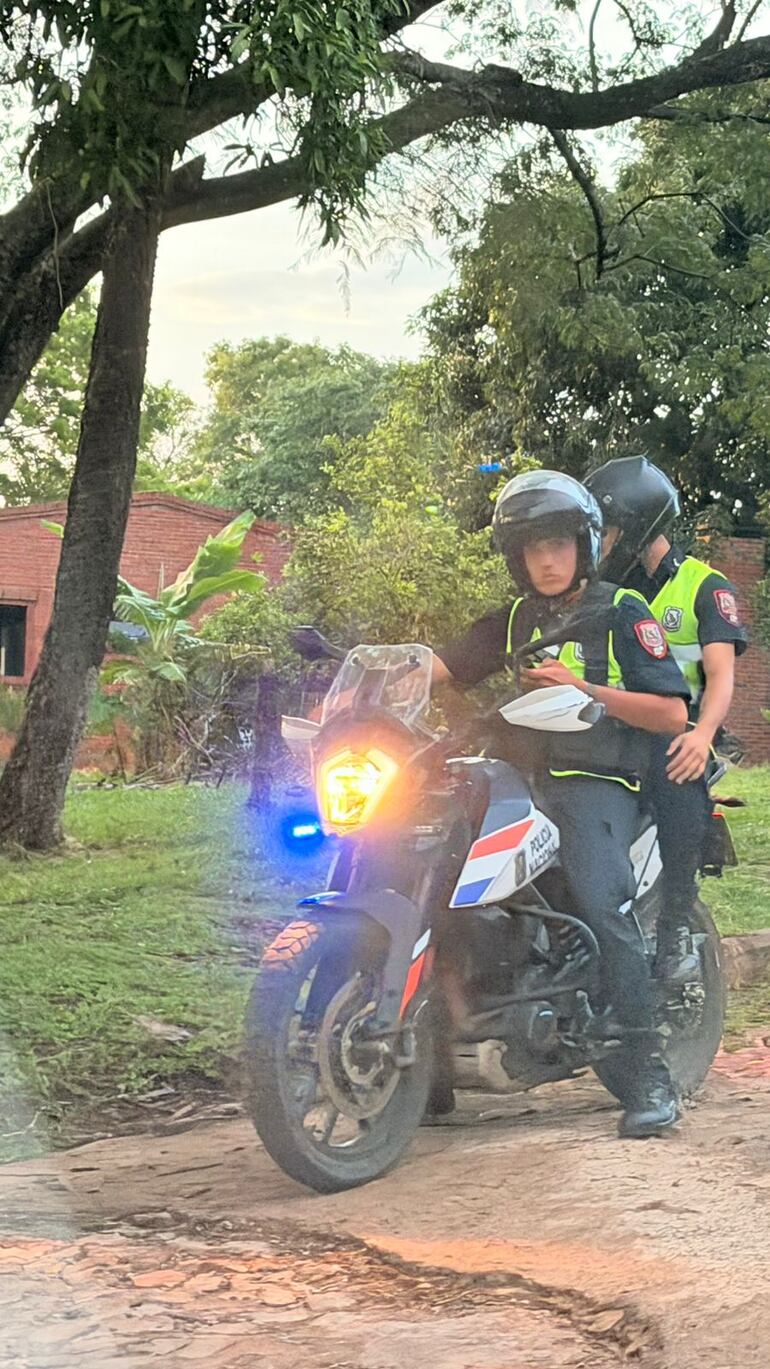 Desde tempranas horas, agentes policiales cubrieron la zona del evento.