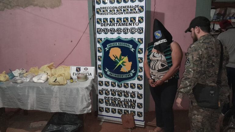 Luisa Martínez (37), hija del propietario de la casa, quien sería el responsable de la droga.