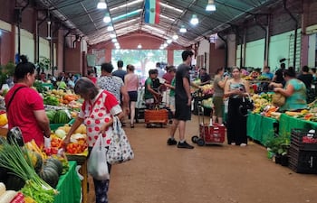 La feria permanente de Ciudad del Este recibe a miles de clientes cada semana.