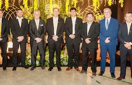 Consejo de Administración: Edgar Salinas, Artemio Aldama, Fabio Agüero, Ascencio Acosta, Mario Godoy, Ubaldo Ramírez, Juan Estigarribia, Adalberto Morínigo y Miguel Villagra.