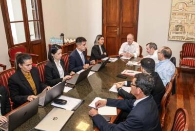 Reunión del Consejo de Seguridad Social realizada ayer en el Ministerio de Economía y Finanzas (foto divulgada por el MEF).