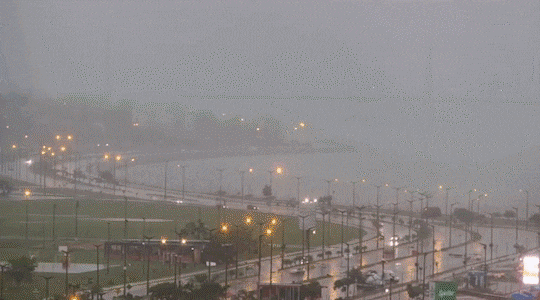 Gif de lluvias y tormentas eléctricas en Encarnación.