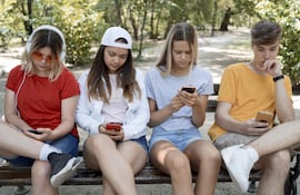 Desconectar a los jóvenes de las pantallas adictivas