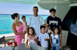 Cristiano Ronaldo celebra el Día del Padre rodeado de su hermosa familia.