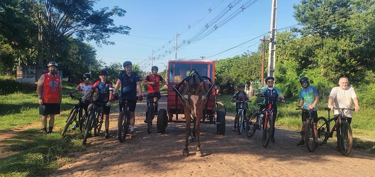 Circuito de Fe sobre ruedas: Ciclistas recorrieron las siete iglesias de Villarrica por Viernes Santo