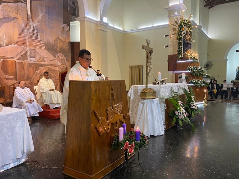 Falta de salud digna y politiquería empañan las maravillas del Señor, dijo sacerdote en Concepción