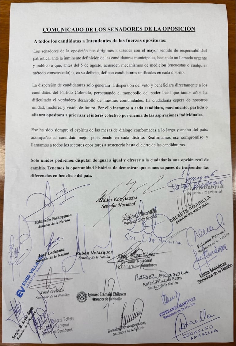 Comunicado que insta a la unidad de intendentables opositores