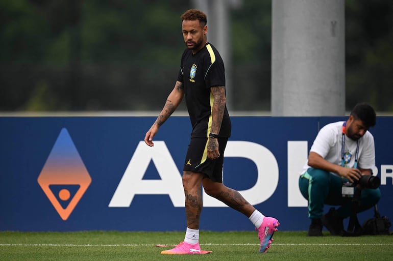 Neymar sigue su puesta a punto en pleno desarrollo de la Copa del Mundo.