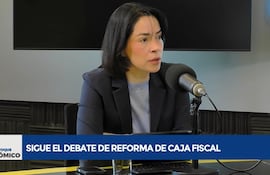 Liz Coronel, gerente de Desarrollo Económico del Ministerio de Economía y Finanzas (MEF), visitó ayer los estudios de ABC Cardinal.