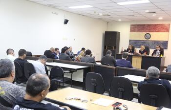 El Tribunal de Sentencia procede la lectura del fallo que condenó al comisario general Cristino Aranda y otros agentes policiales por el operativo ilegal de extorsión a narcos ocurrido el 17 de mayo de 2019.