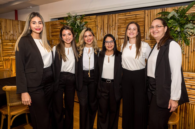 Asamblea Bancop 2026
Noelia Diaz, Tania Barrios, Anahi Ullon, Leidy Alderete, Elisa Echauri, Monica Sánchez