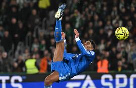 Jude Bellingham anotó el gol del empate para el Real Madrid sobre el Elche al minuto 87.