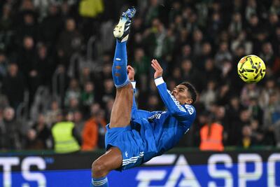 Jude Bellingham anotó el gol del empate para el Real Madrid sobre el Elche al minuto 87.