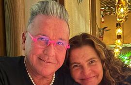 Ricardo Montaner y Marlene Rodríguez aguardando las 00.00 de este 8 de setiembre. "Esperando los 66 con mi amada", escribió el músico junto a esta postal. (Instagram/Ricardo Montaner)