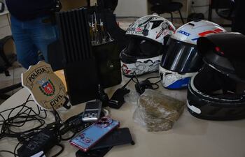 Las evidencias incautadas de la vivienda donde ocurrió el enfrentamiento a tiros.