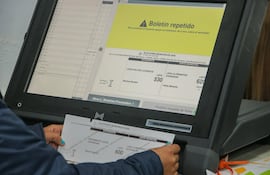 Máquina de votación en una jornada de capacitación. Foto: TSJE.