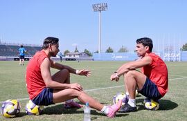 ¿En guaraní, español o portugués? es la amena charla en Osaka, Japón,  entre Ángel Romero (Corinthians) y Junior Alonso (Mineiro).
