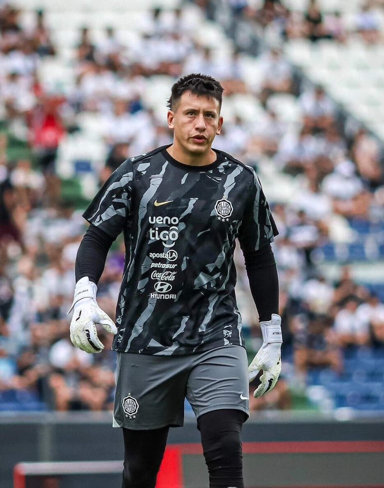 Carlos Sebastián Lentinelly (07/08/1997), guardameta uruguayo de Olimpia.