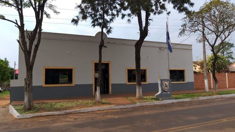 Efectivos policiales de la Comisaría de La Colmena prosiguen con la investigación.