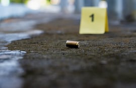 Imagen ilustrativa: una vaina servida en el piso.