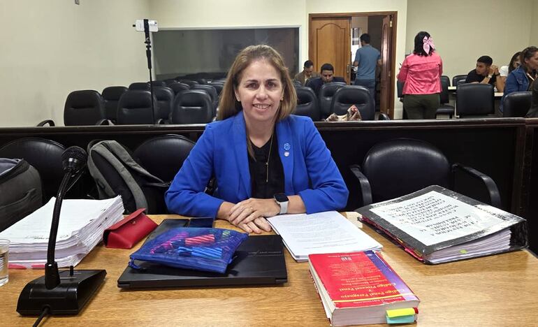 María Irene Álvarez, agente fiscal.