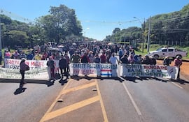 Cuarto intermedio en movilizacion campesina en Misiones.