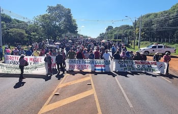 Cuarto intermedio en movilizacion campesina en Misiones.