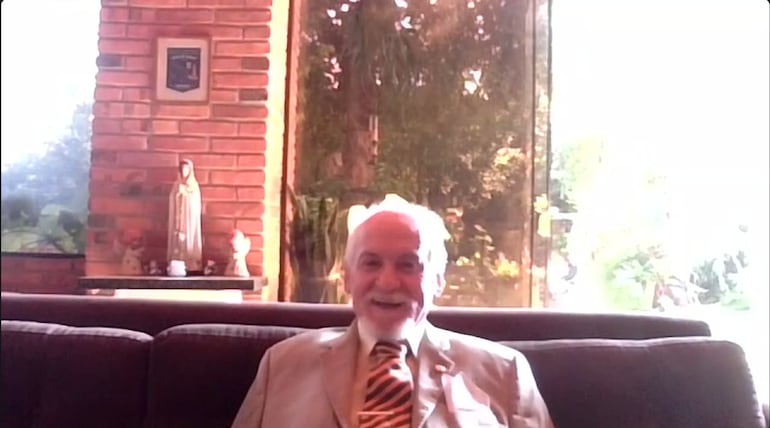 El vicepresidente 2° y ministro de la Corte César Garay Zuccolillo, participa por medios telemáticos.