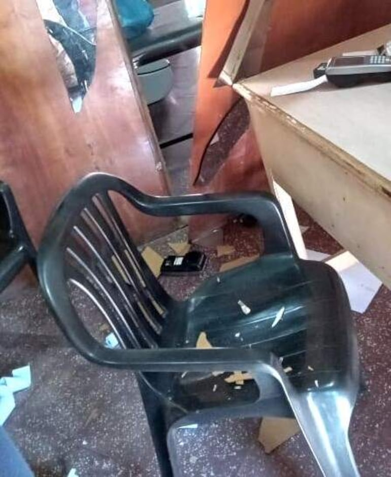 En este lugar fue sorprendida la víctima que se encontraba realizando arqueo de caja.