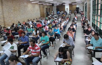 La postulación y carga documental para examen de Conarem se realizó del 2 al 8 de febrero de 2026. La lista de admitidos se publicó el 16 de febrero, mientras que la publicación de puntajes finales se prevé para el 9 de marzo.