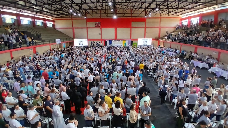 Unos 2.000 catequistas de las distintas parroquias de la Diócesis de San Lorenzo participaron del III Congreso Diocesano de Catequesis desarrollado ayer y hoy en el Polideportivo de la Municipalidad de San Lorenzo.