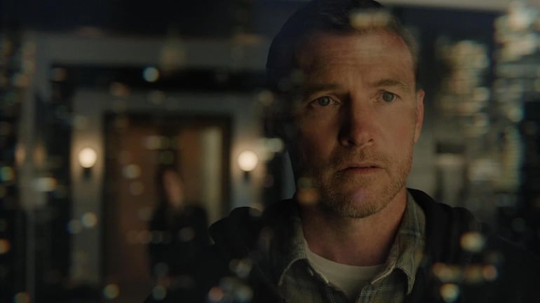 Te encontraré serie Sam Worthington