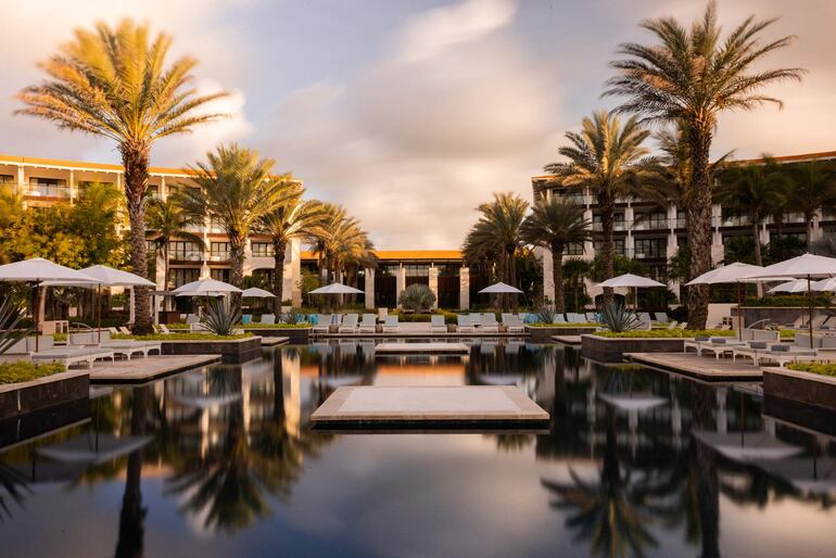 UNICO 20° 87° Hotel Riviera Maya está ubicado en Akumal, a unos pasos de la playa de Kantenah, en el caribe mexicano.