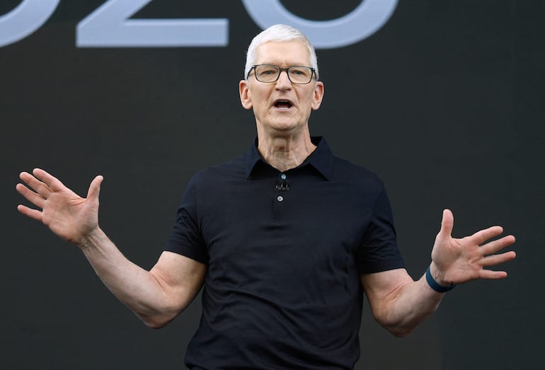 Tim Cook.