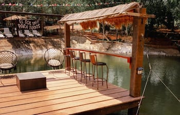 Área de esparcimiento, en contacto con el lago Tupí.