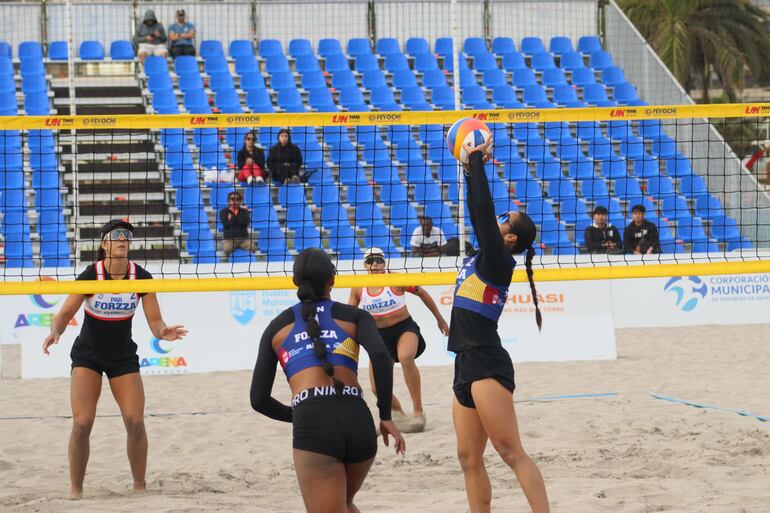 La dupla olímpica Poletti-Valiente con marcha perfecta en Iquique.