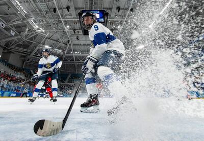 Luego de una Navidad sin nieve en gran parte de Canadá, la temporada de deportes de invierno se redujo drásticamente, señal de que el cambio climático altera las tradiciones de los habitantes de este país acostumbrado al frío.