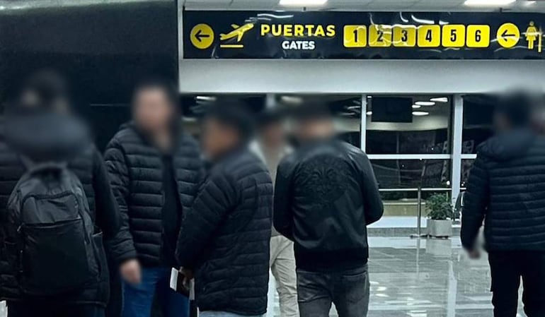 Nuevo grupo de migrantes llegó a Paraguay desde Estados Unidos - Nacionales